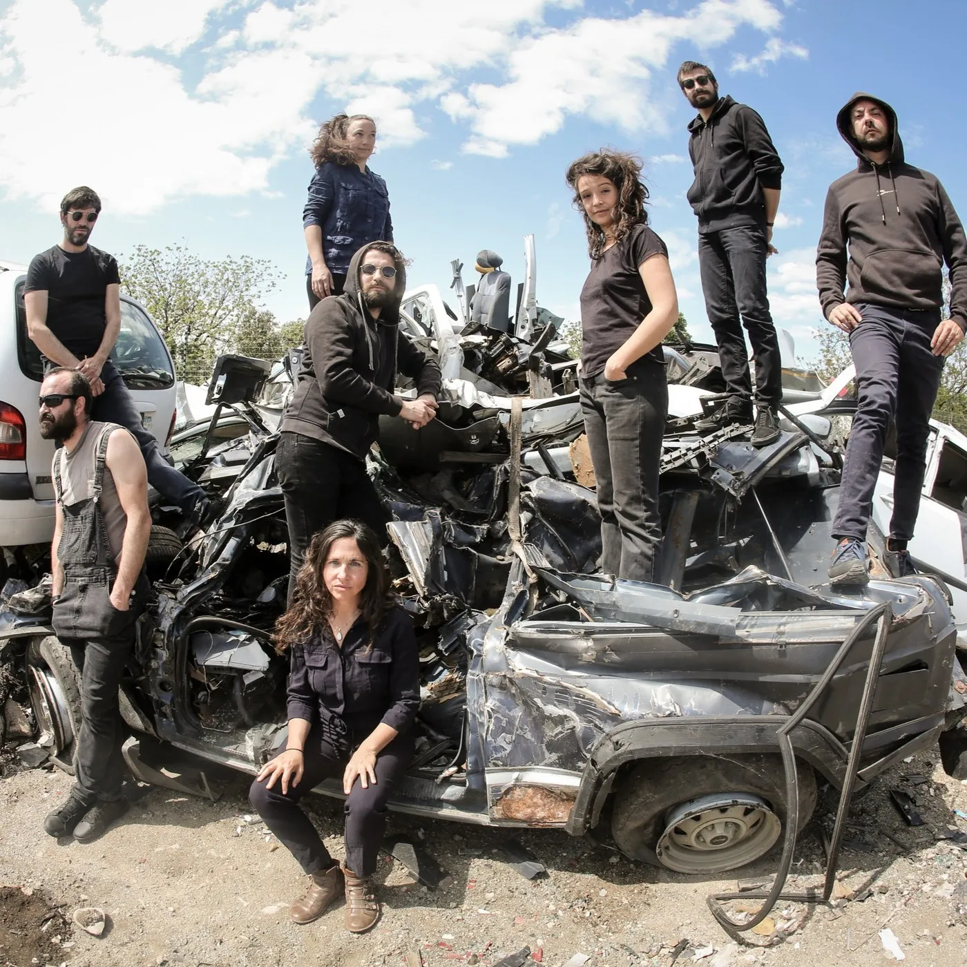 Le groupe Barrut, sept voix et percussions